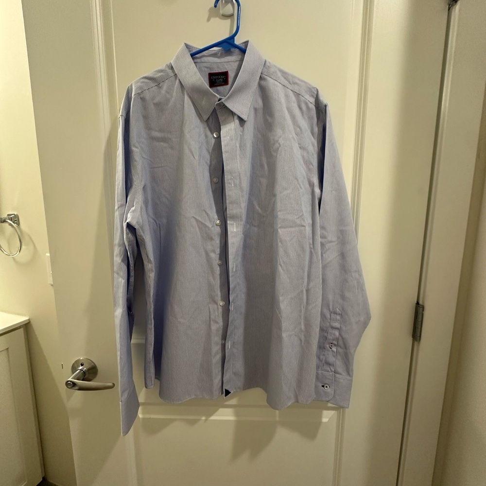 UNTUCKit Light Blue Men's Dress Shirt